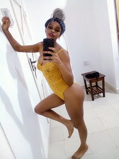 maca_reena's Offline XXX Chat
