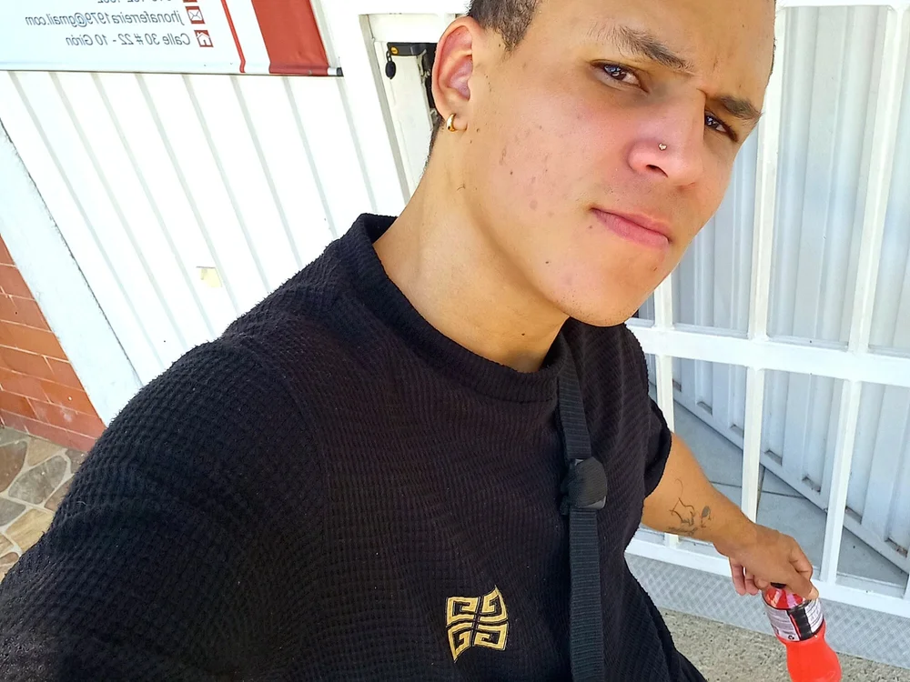marlonm555's Offline XXX Chat