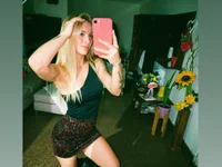 Rubia-delicada's Offline XXX Chat
