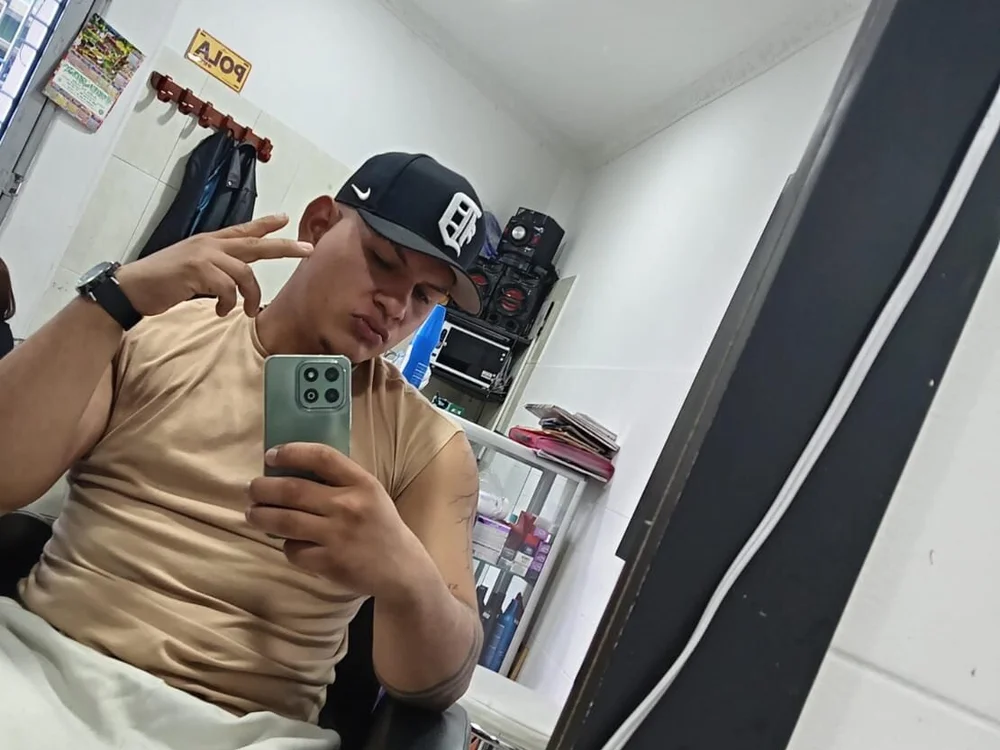 ห้องแชทออฟไลน์ของ dylan_kurtt