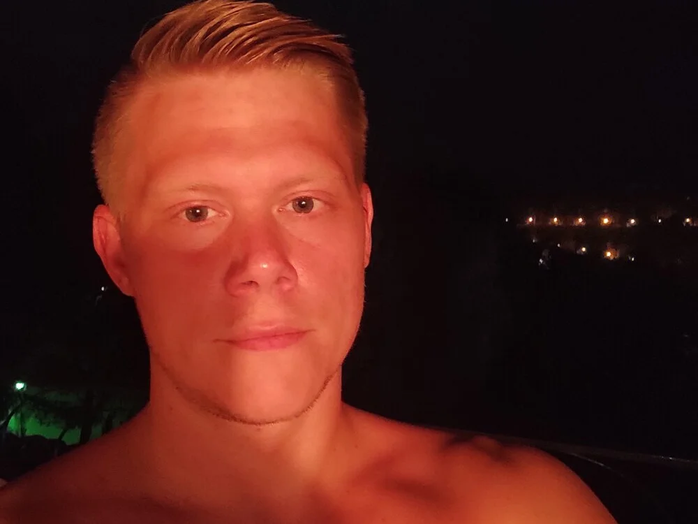 NiceToyboyのオフラインXXXチャット