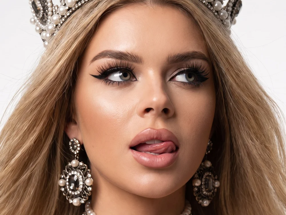 Love_Bri Adlı Modelin Çevrimdışı XXX Sohbeti
