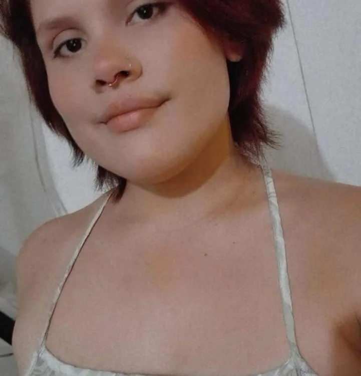 isi_monroe's Offline Chat Room