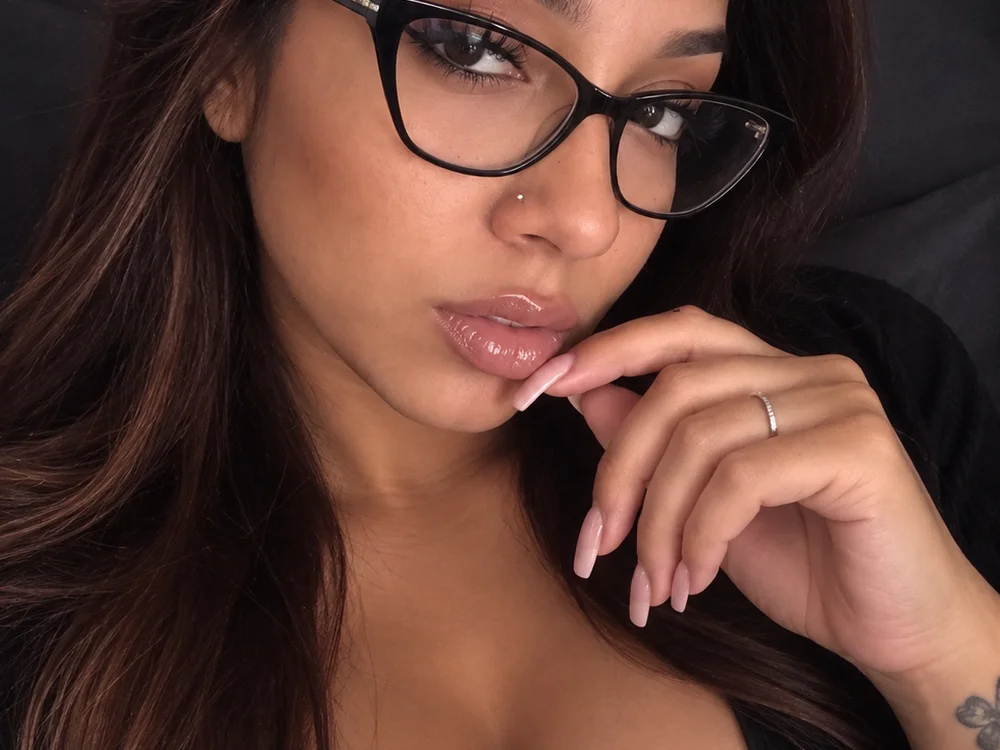 Cherry7272's Offline XXX Chat