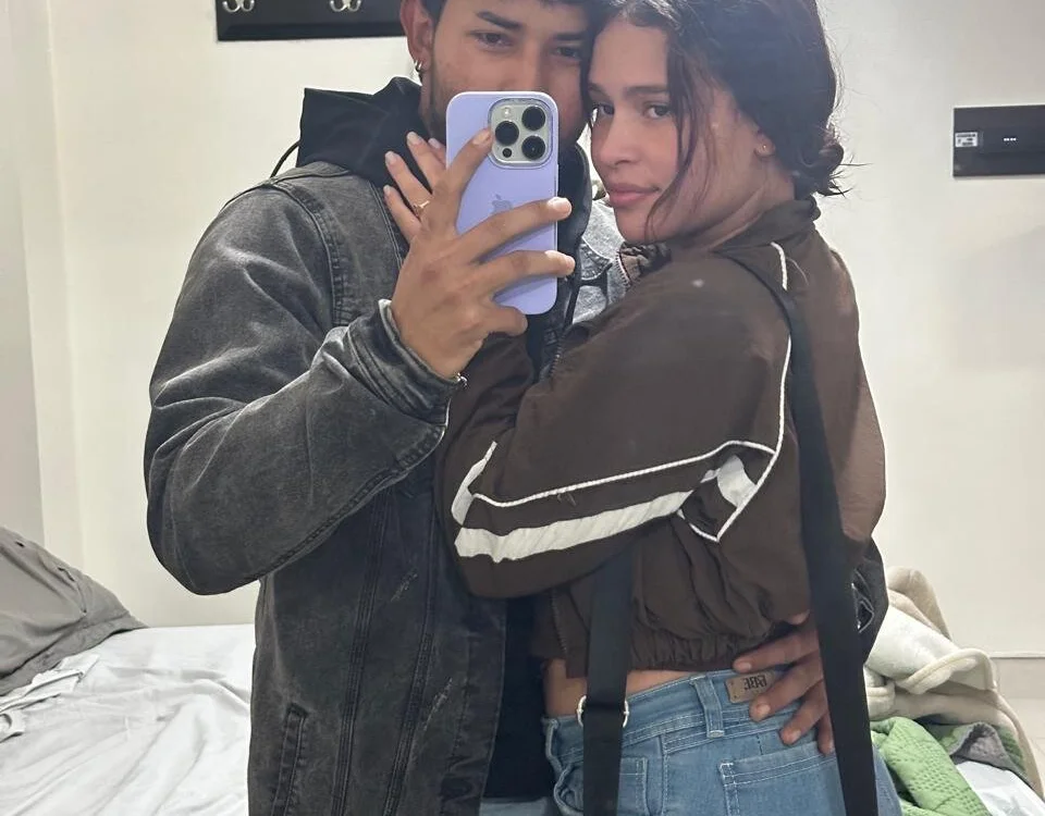 Offline XXX chat modela Ban_and_Elaine16