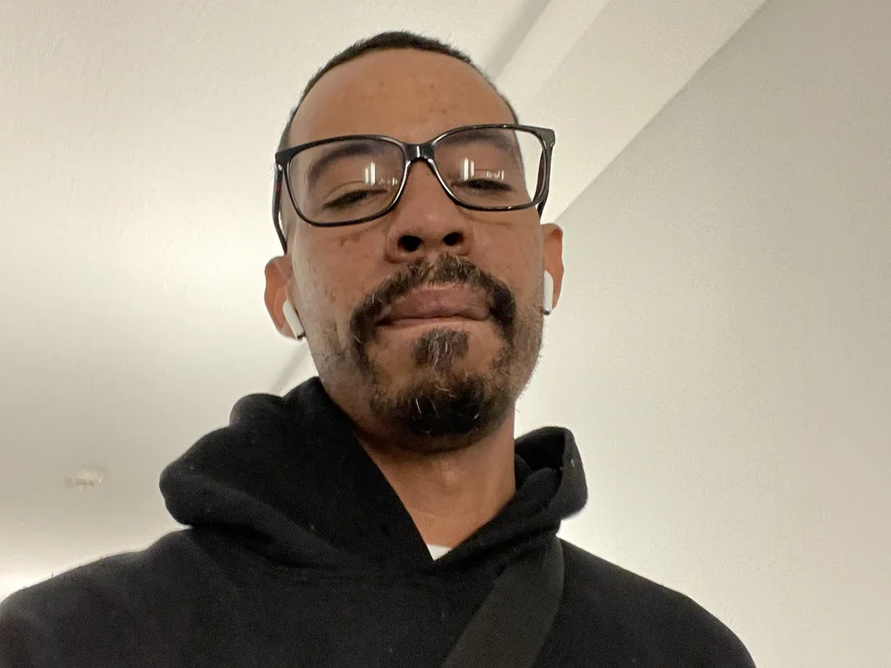 hard3052's Offline Chat Room