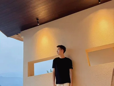 NCT-001 — live couple cam