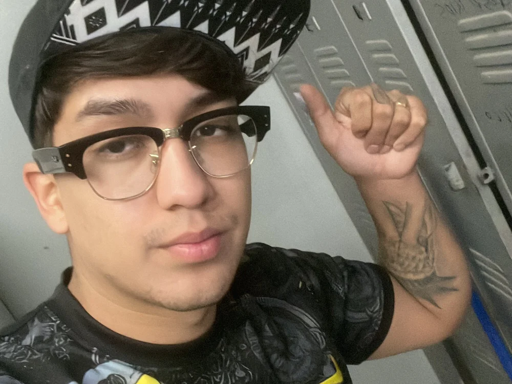 Offline chatovací místnost Versace_versss2525