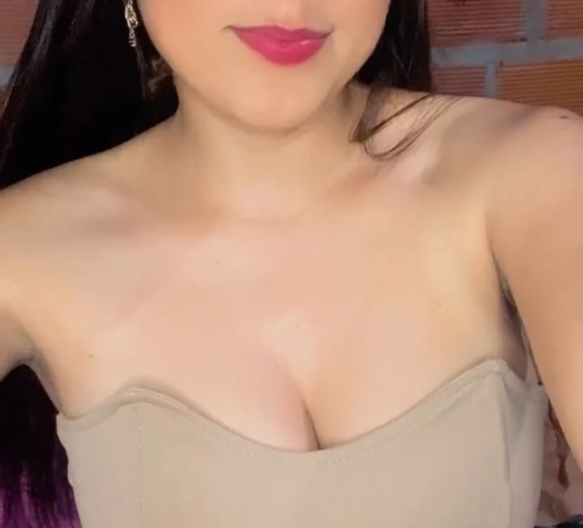Lorenna16's Offline XXX Chat