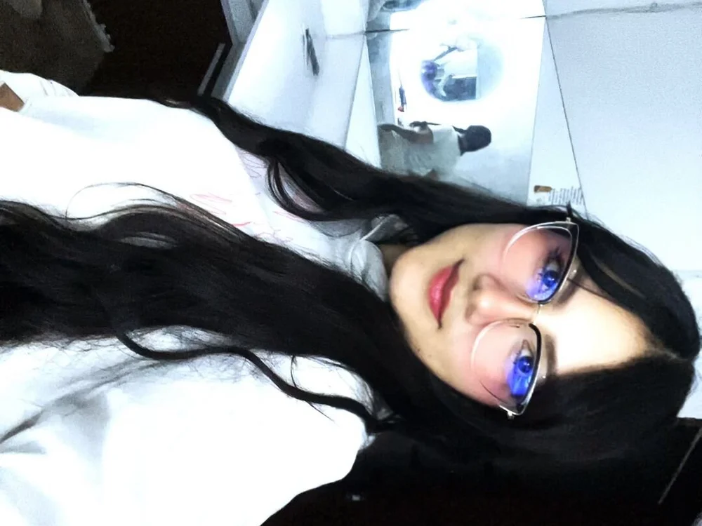 mia_nixx's Offline Chat Room