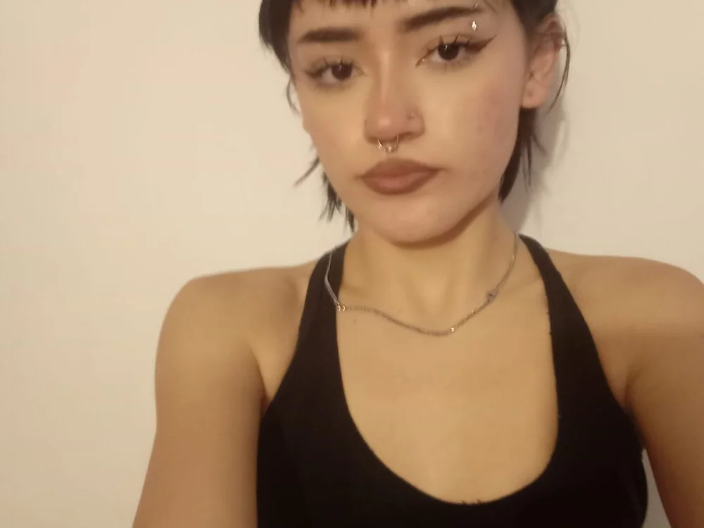 XXX chat uživo modela Cloee_tay1