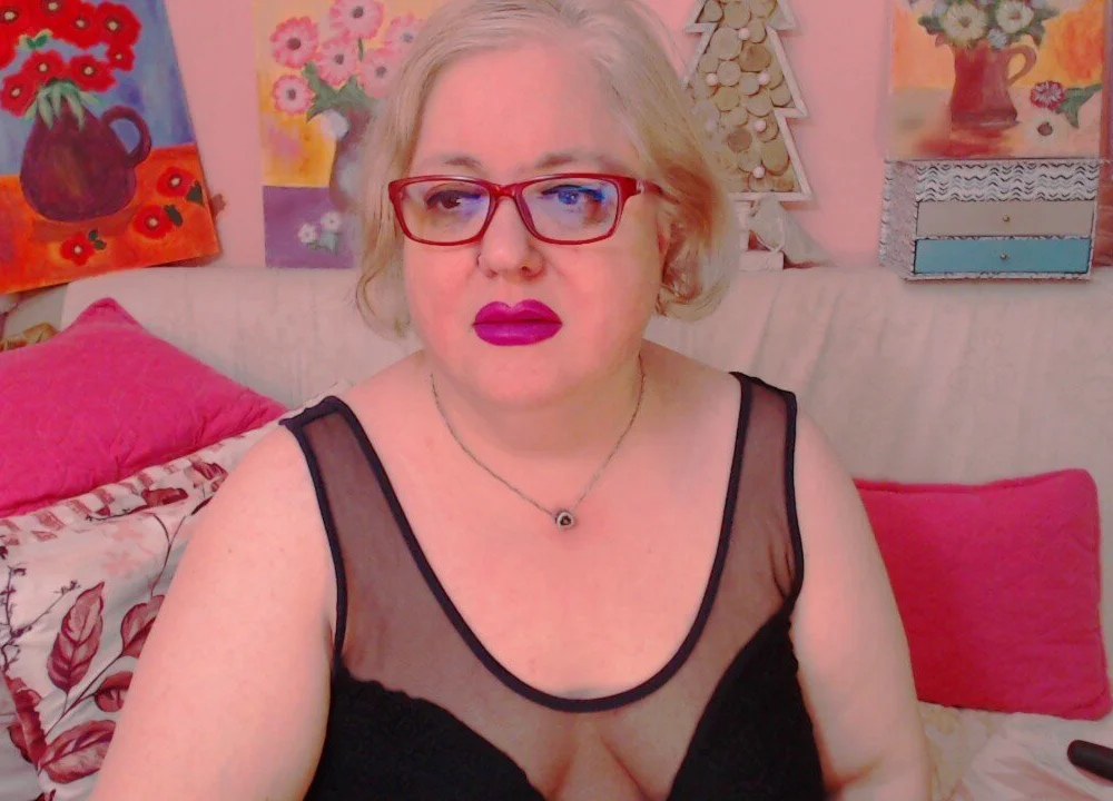 Maturelove_xxx's most recent online preview