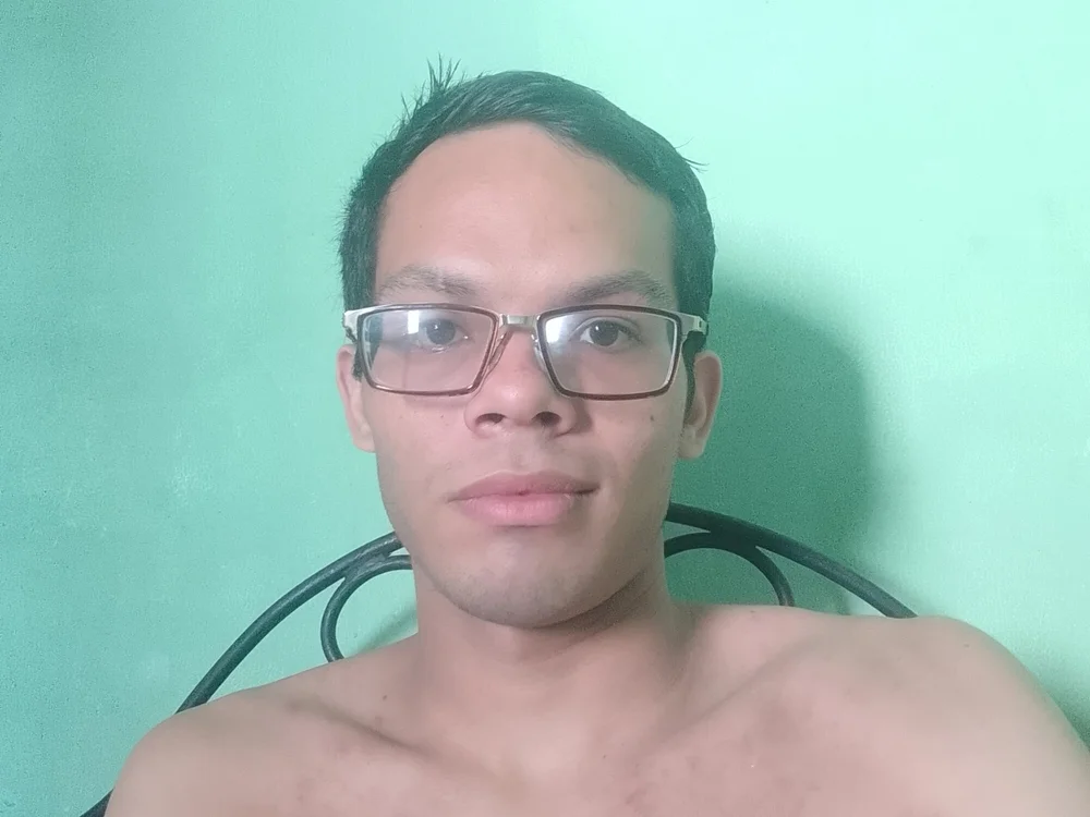 yunicdrowned's Offline Chat Room