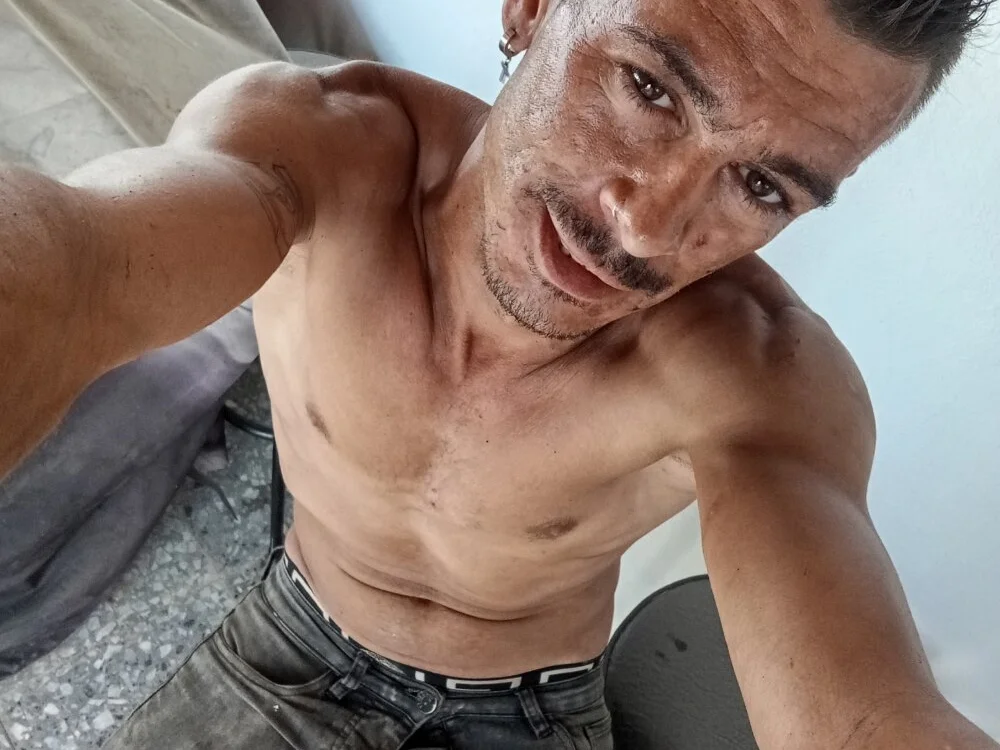 ALTOVOLTAGEO1 Offline XXX-chat