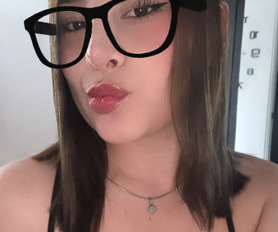 Serenablush's Offline Chat Room