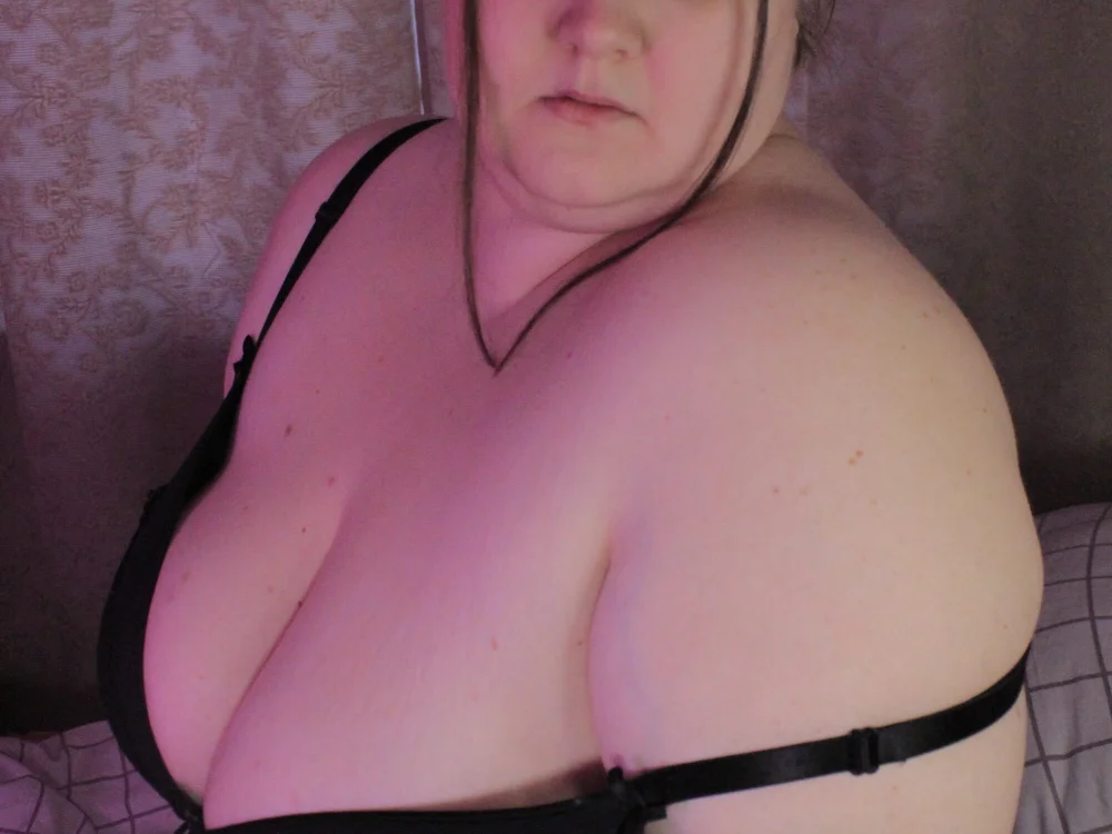 chubbykatie_'s Offline Chat Room