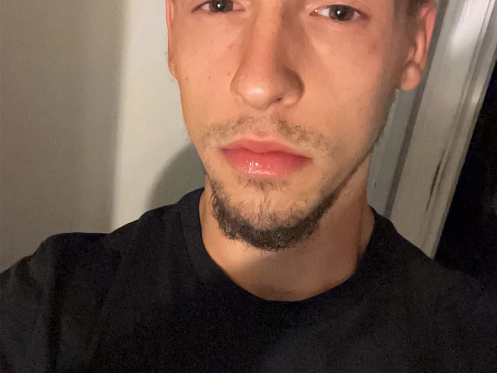J122159's Offline Chat Room