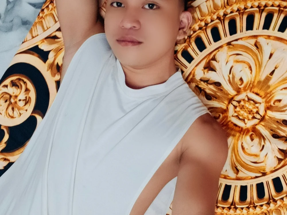 AsianRoman_Grey 離線 XXX 聊天