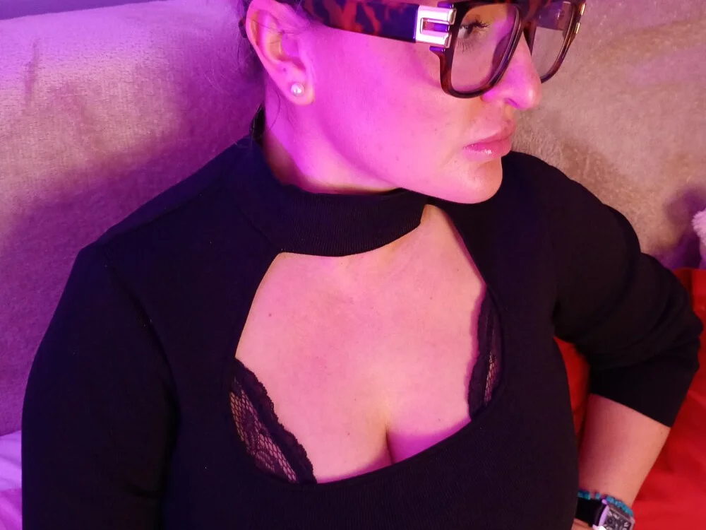 _SaraGold_ – Offline XXX chat