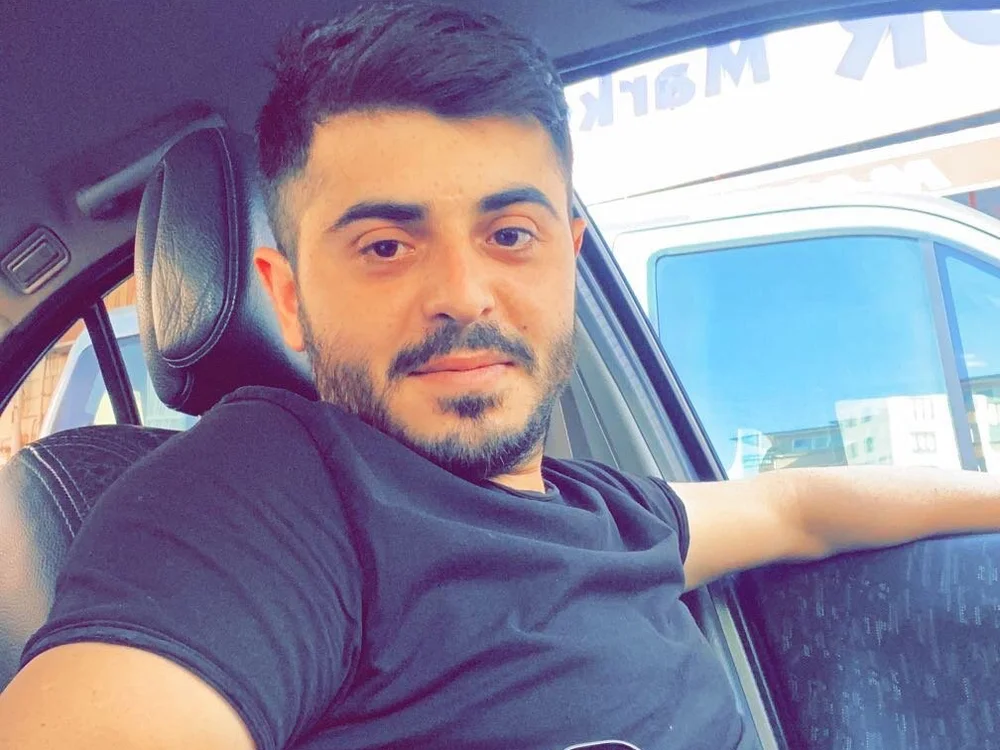 Semihh35 Adlı Modelin Çevrimdışı XXX Sohbeti