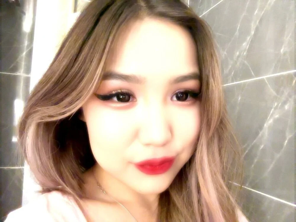 BeautyStreamBliss' Offline XXX Chat