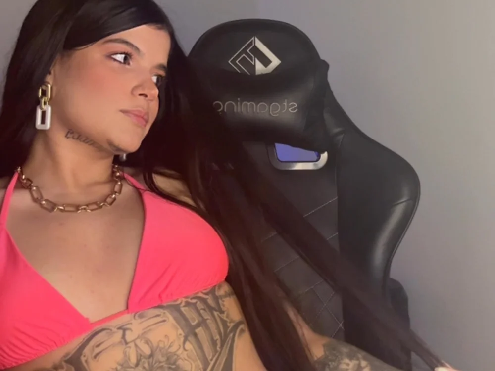 Selena777's Offline Chat Room