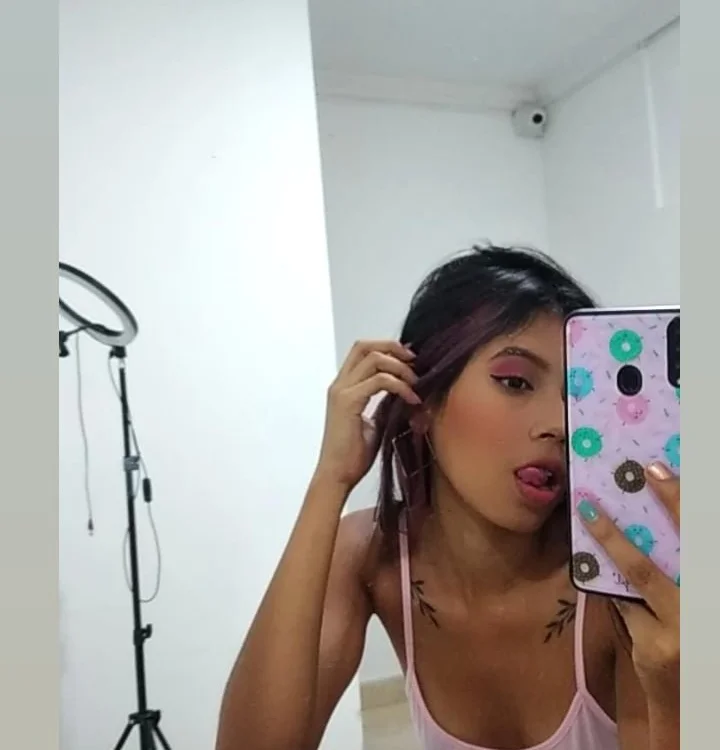 Offline XXX chat modela roxy_pk_