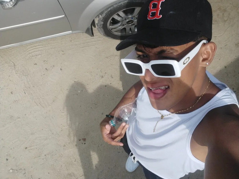 Tuchinogamez Adlı Modelin Çevrimdışı XXX Sohbeti