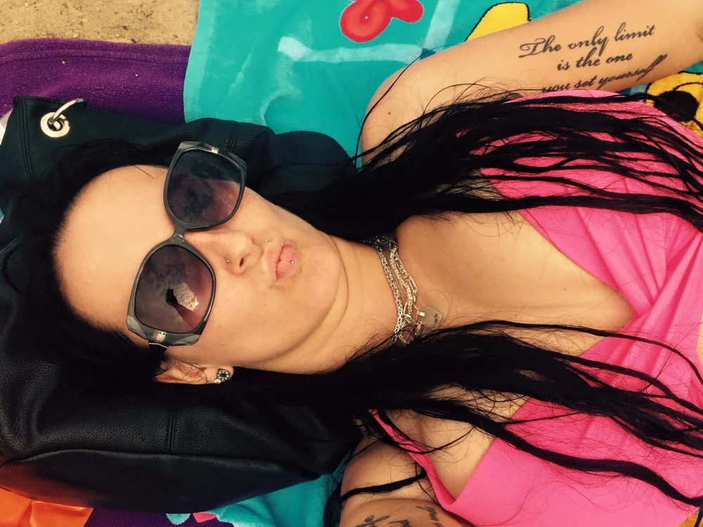 Leticia__Love's Offline XXX Chat