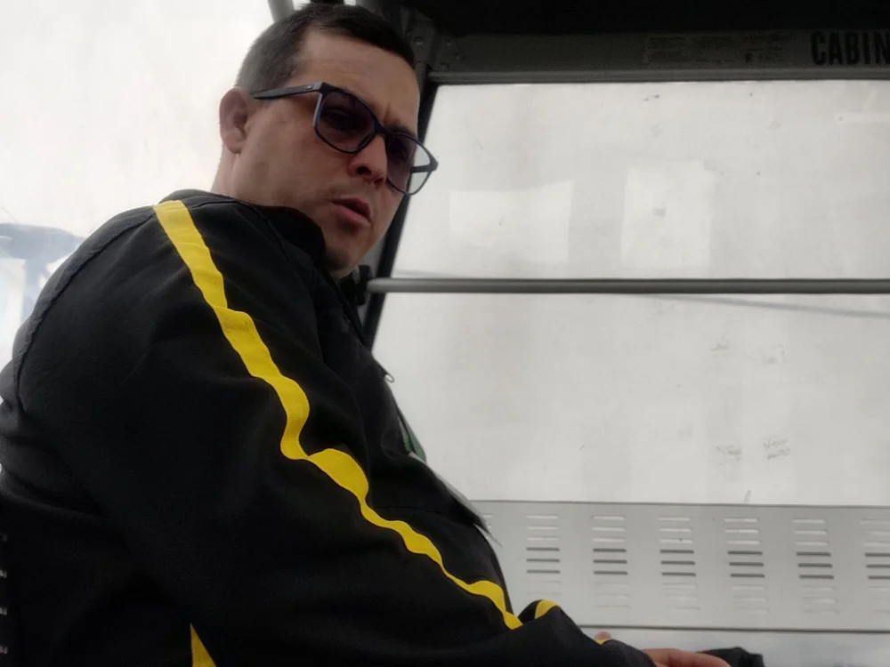 _Adrian-_ Offline XXX Chat