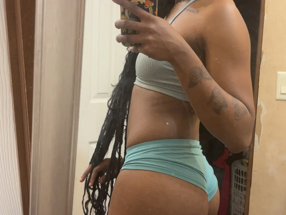 milkmari355's Offline XXX Chat