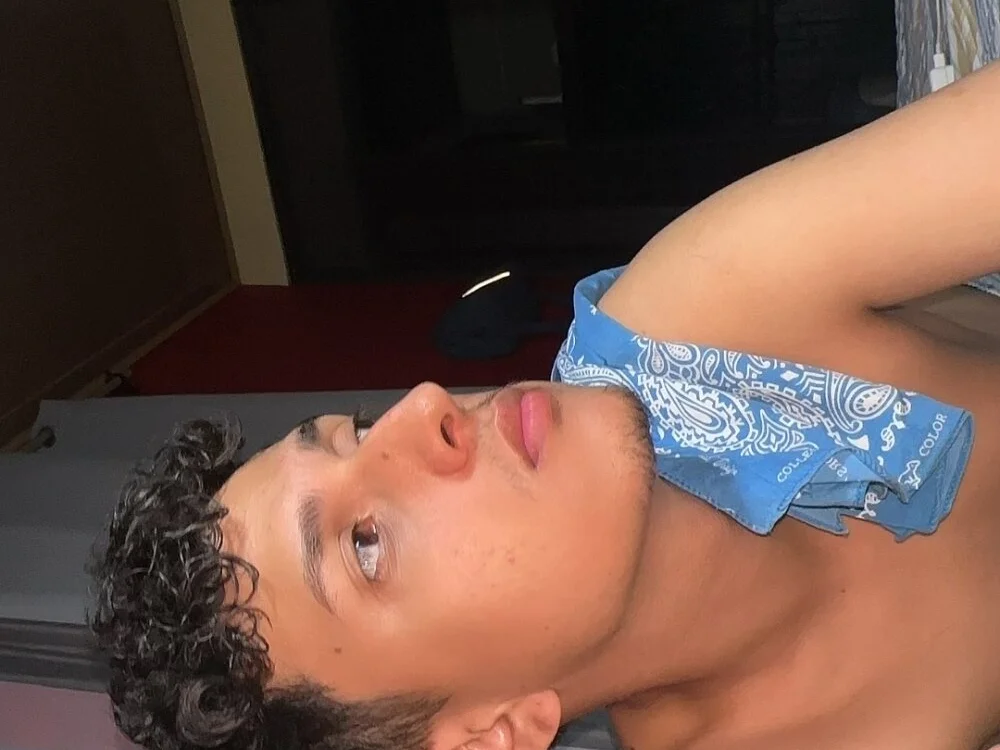 manfredjimenezn Offline XXX chat