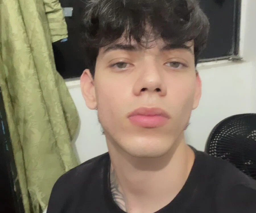 Joshh_miller Offline XXX-Chat