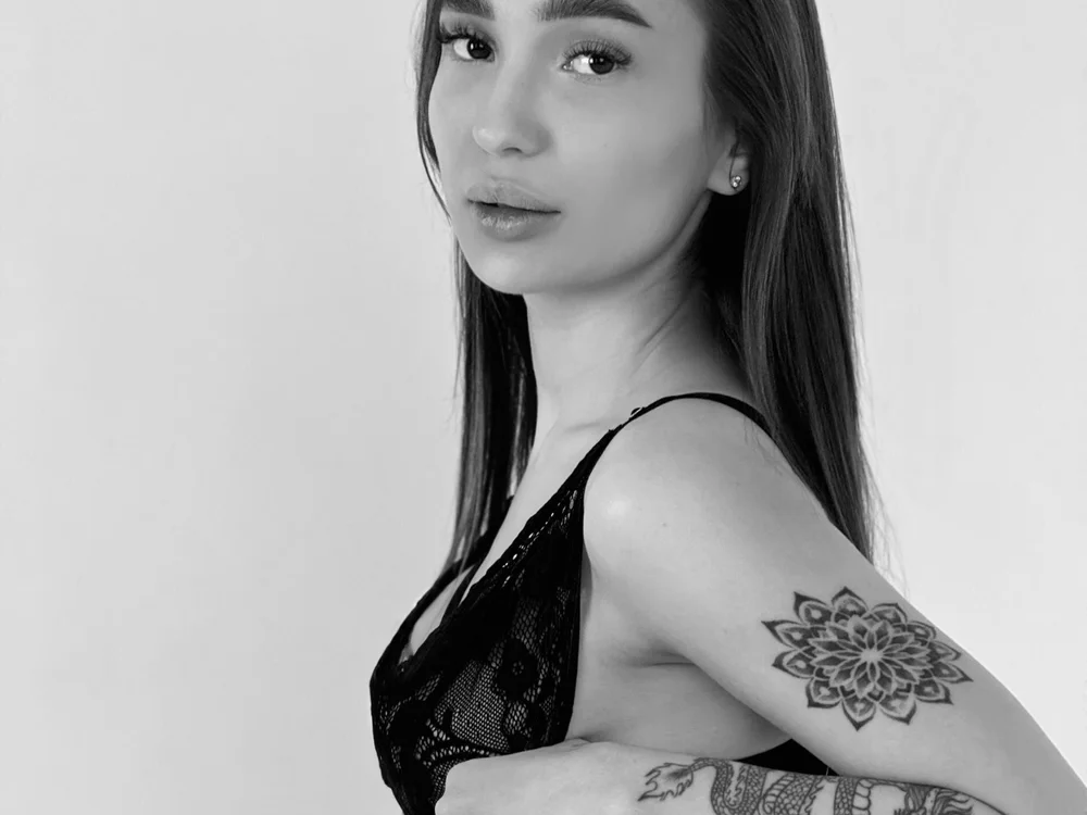 BeverlyDesire's Offline Chat Room