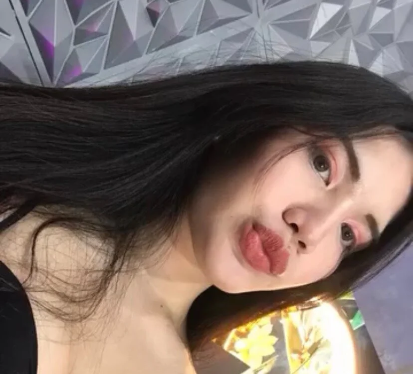 NikkiBlaze444 Obrolan XXX Offline