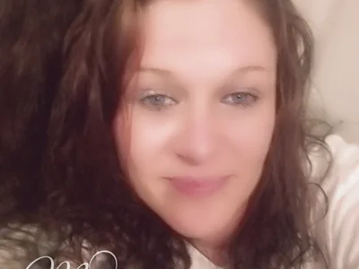 Sassysexy90 — live couple cam
