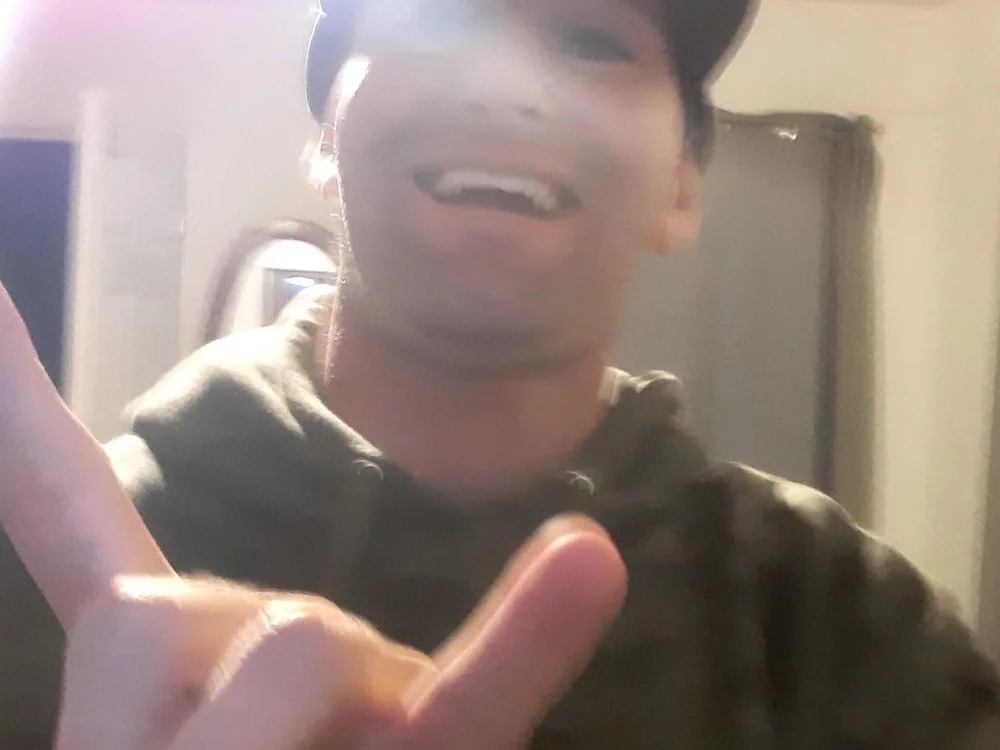 Jaykey_21's Offline Chat Room