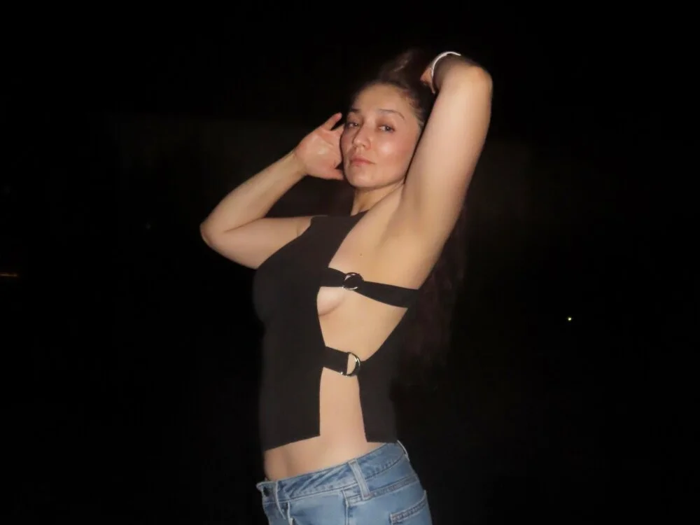 Emmablue10's Offline XXX Chat