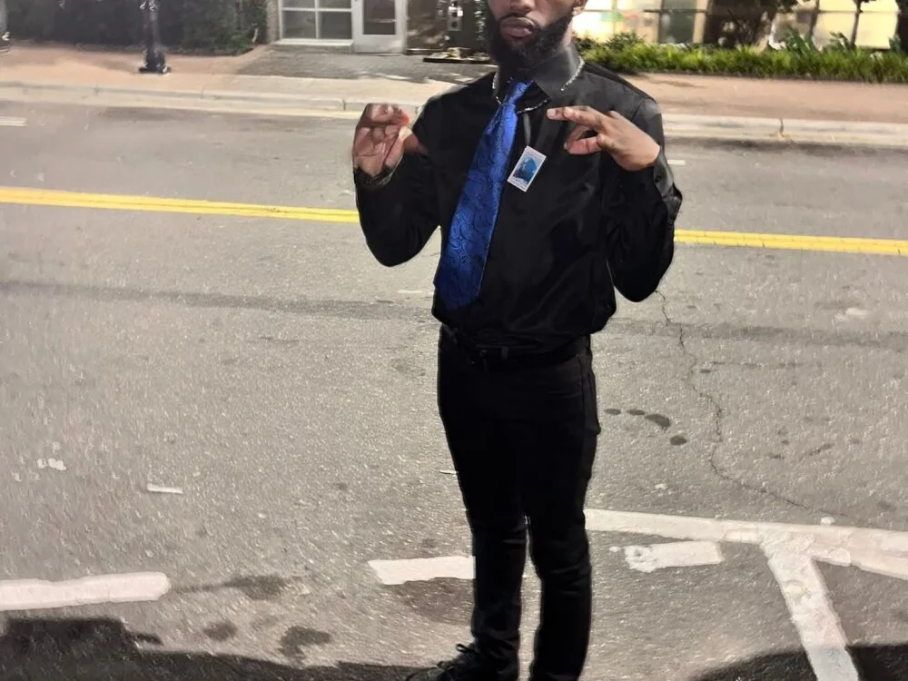 Zayyy_3x's Offline XXX Chat