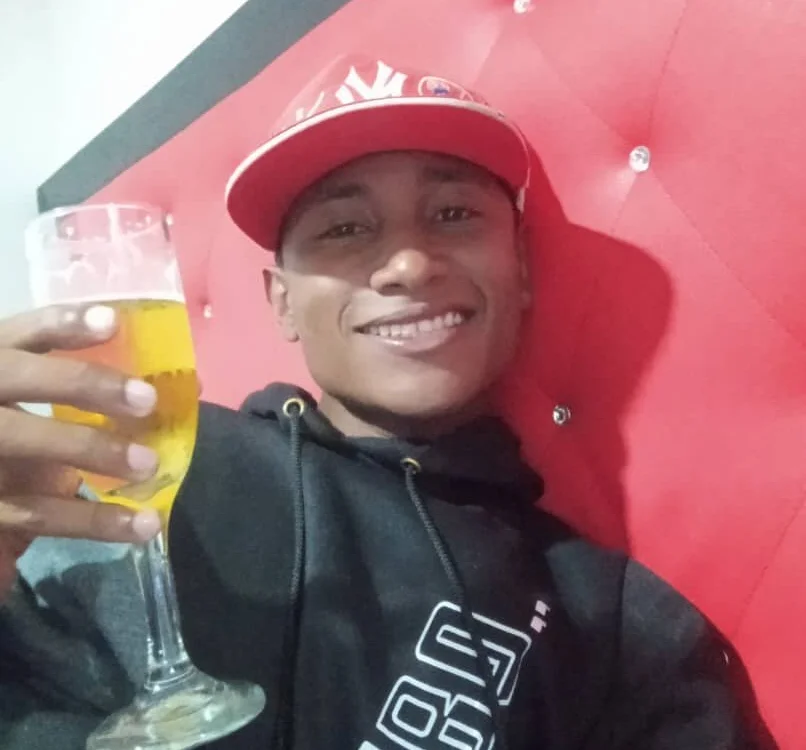 Axel_Brownx_ offline chatrum
