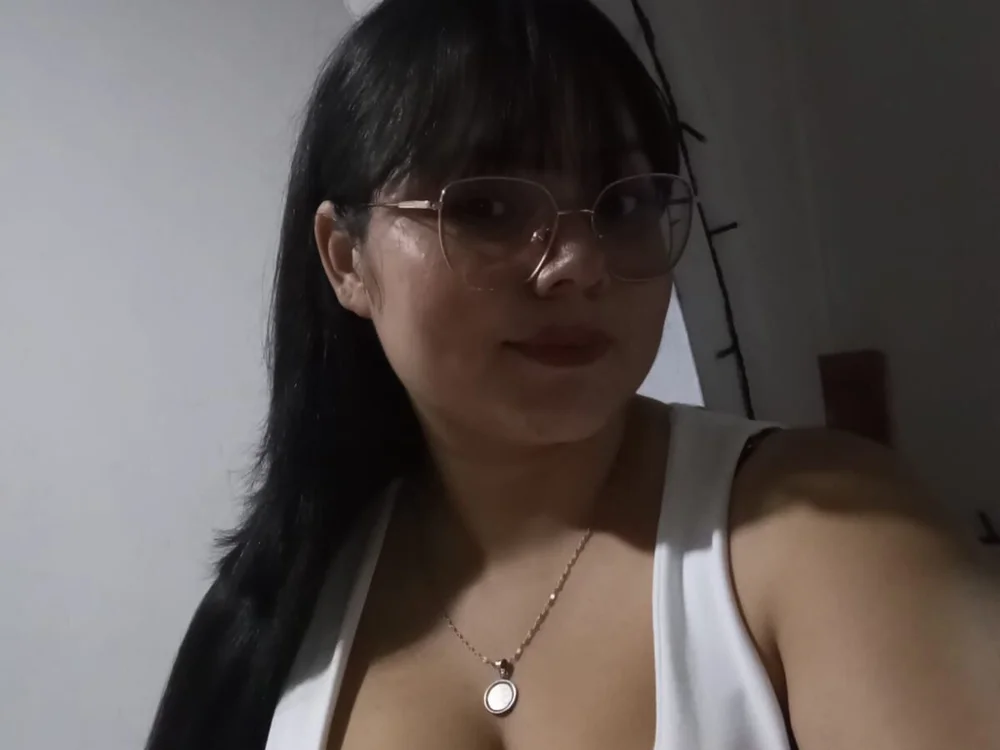 EmmaNaughty4u offline chatrum
