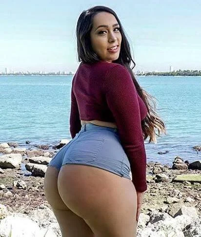 derin-dekolte31 Adlı Modelin Çevrimdışı XXX Sohbeti