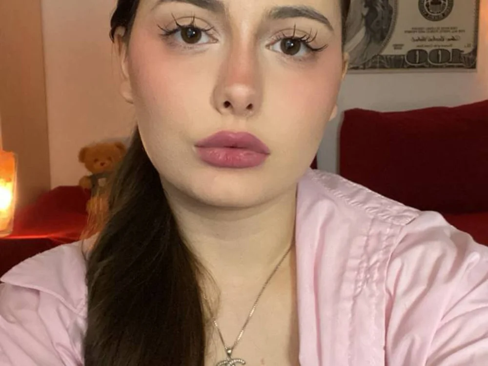 EmmySpecial's Offline Chat Room