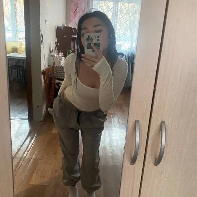 CarolineRoppertz's Offline XXX Chat