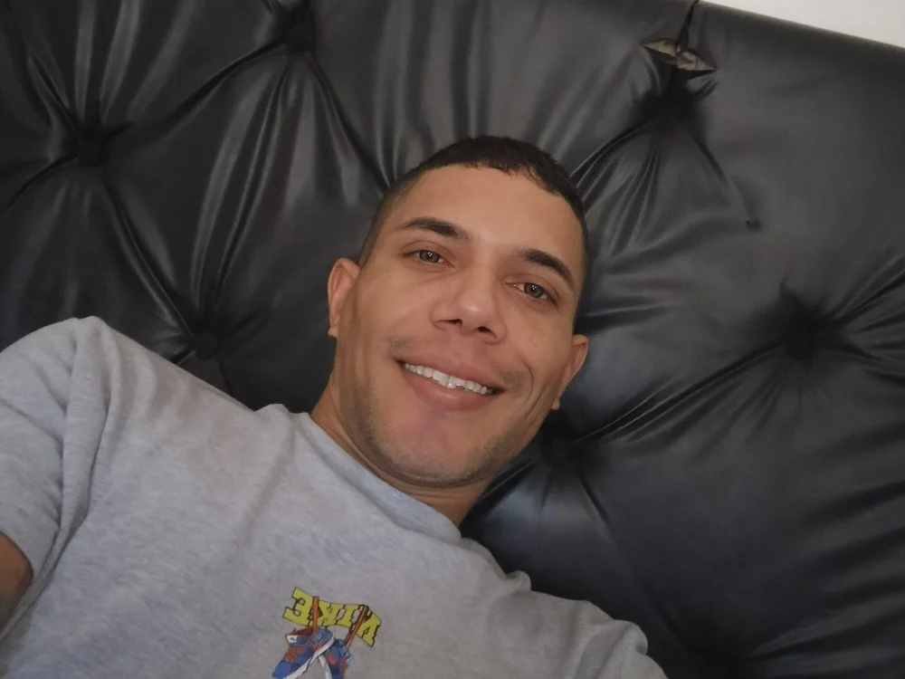 Bananoxprex's Offline Chat Room