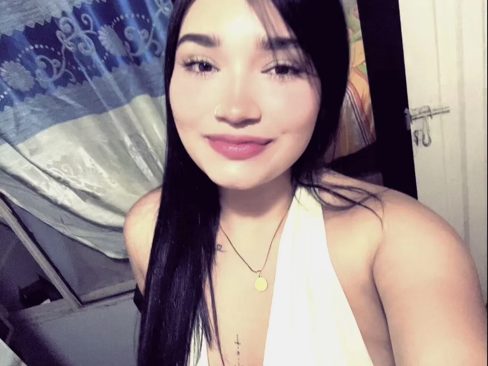Gaby_Vega19's Offline XXX Chat