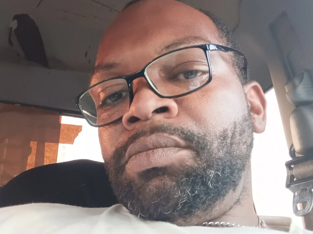 Dameatisblac's Offline Chat Room