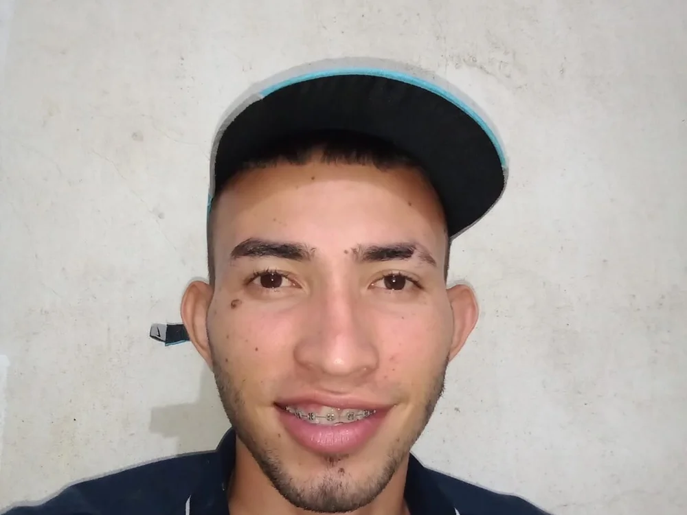 elmono54's Offline Chat Room
