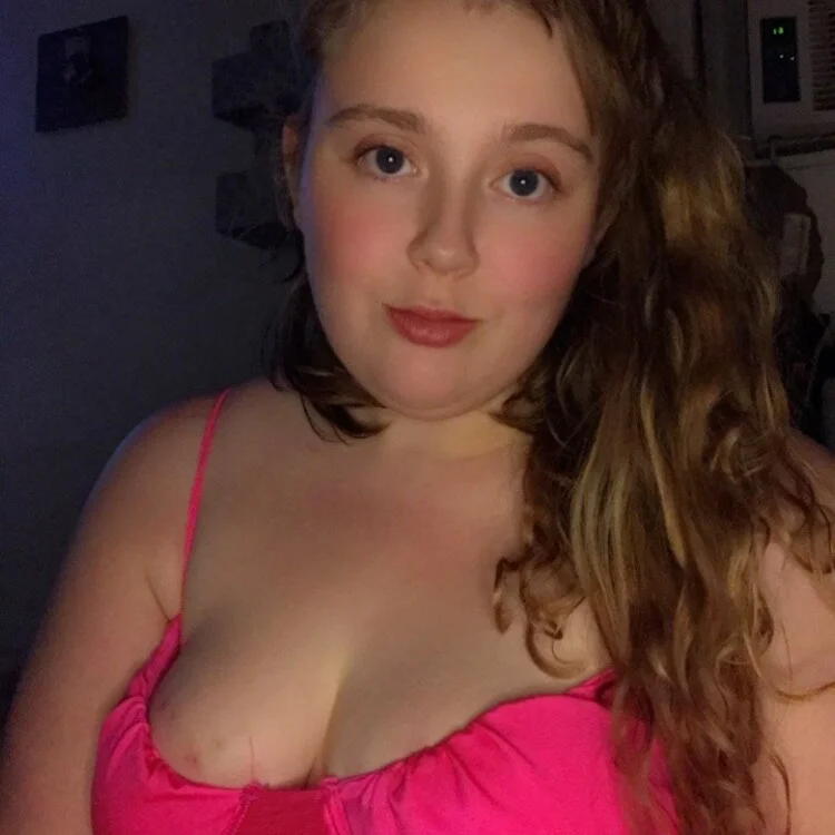 MILFMAK's Offline Chat Room