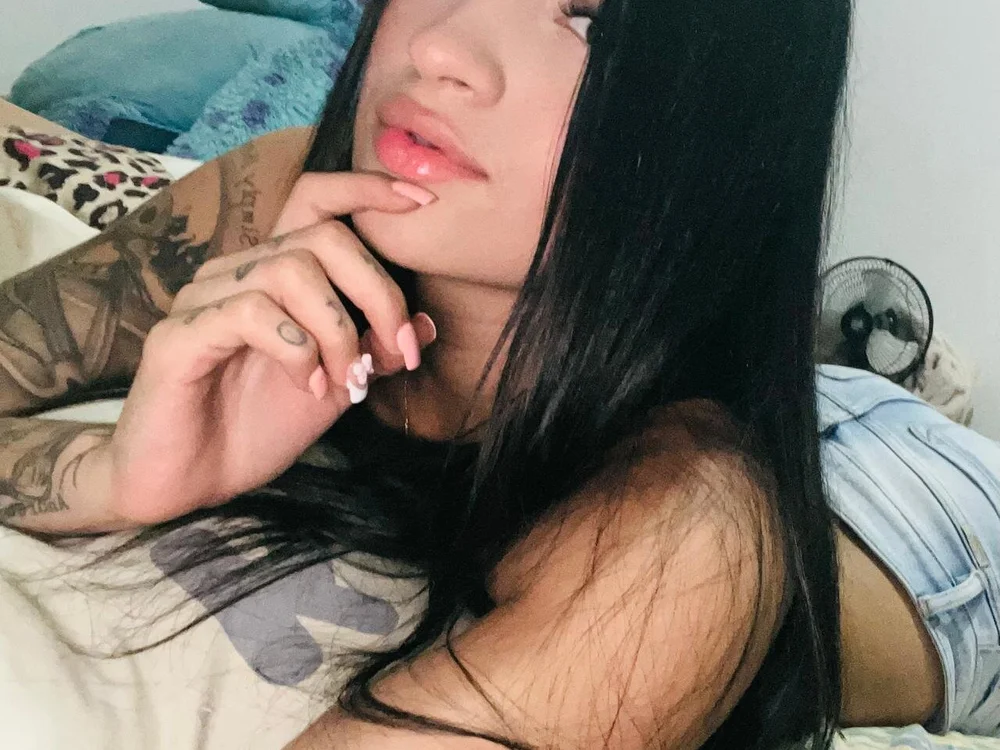 maddy1108's Offline Chat Room